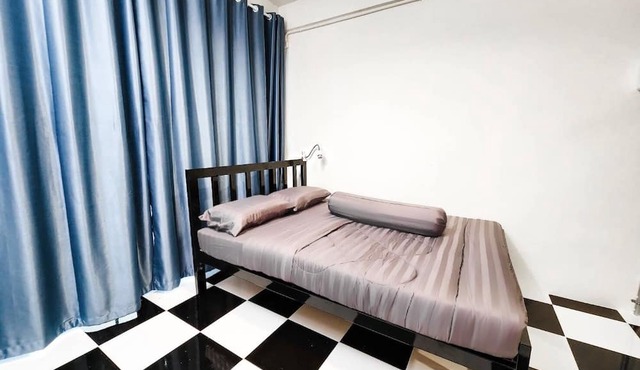 Noir Cafe And Hostel in Bangkok