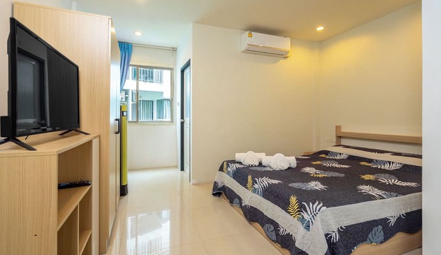 Nice to Meat you Rooms in Patong