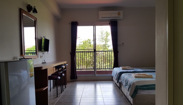 Boonthavon Maejo Hotel in San Sai