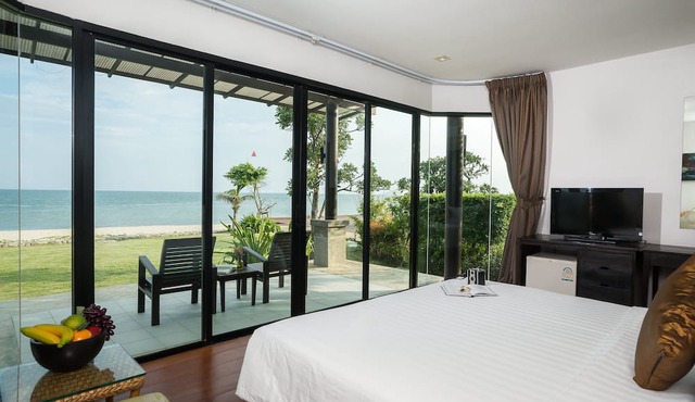 i Tara Resort & Spa in Ban Laem
