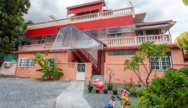 Gaiwandhanat Homestay in Bangkok