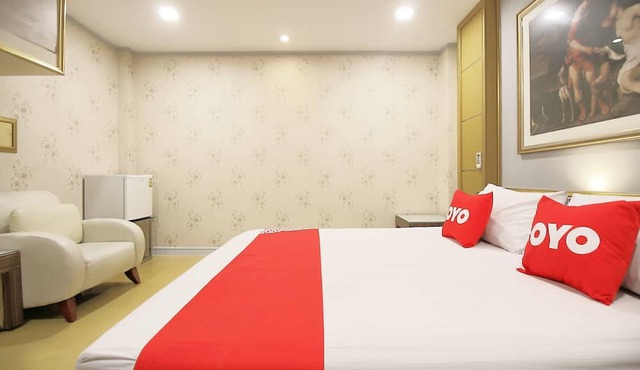 OYO 1002 Pinklao Resort in Bangkok