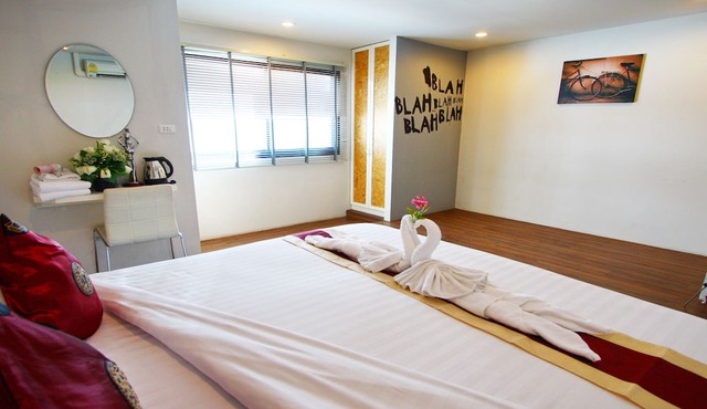Royal King Suite in Bang Sao Thong