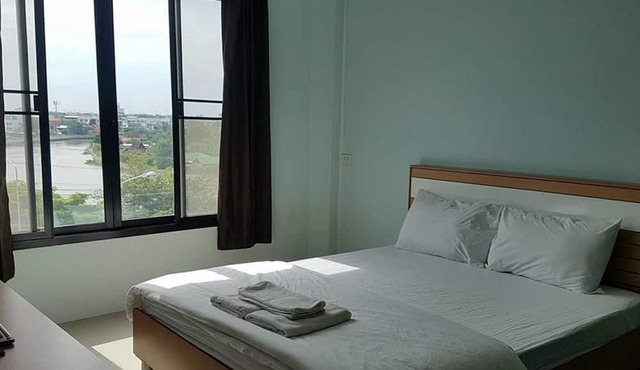 Sutharnlai Apartment in Suphan Buri