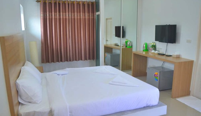 Pool House Lanska in Lan Saka