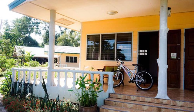 Country Lake Nature Lodge in Phayuha Khirim