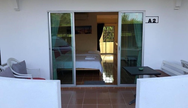 RoomQuest One Bangsaray in Sattahip