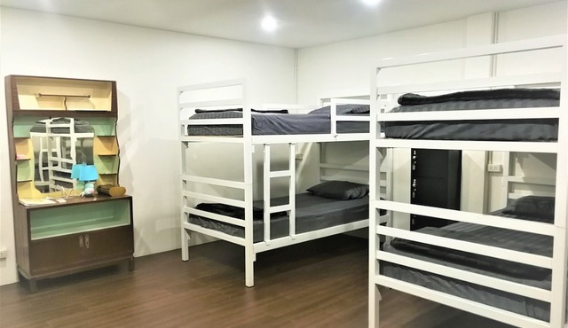 Happy Home Hostel Suvarnabhumi in Bang Phli