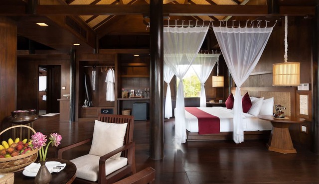 Mane Hariharalaya in Prasat Bakong