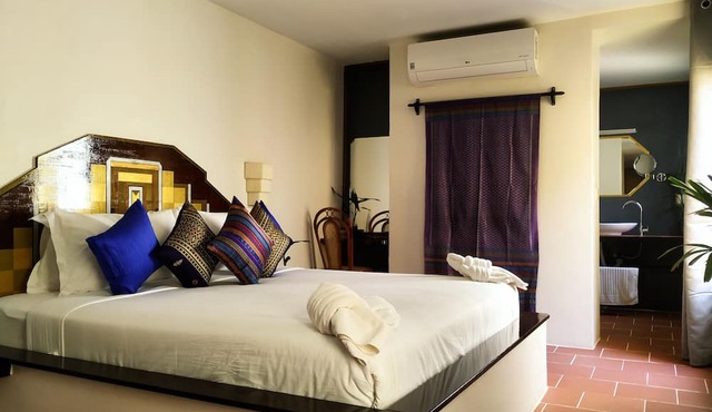 Hotel Old Cinema in Kampot