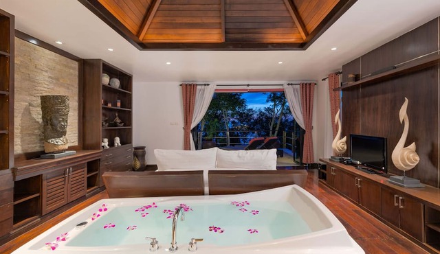 Grand Ocean View 5BR Pool Villa Kalim 5 in Patong