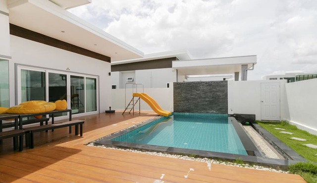 CAPITAL O1009 Leleaf Valley Pool Villa Resort Hua Hin in Hua Hin