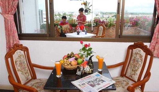 13 Coins Bangyai Hotel in Bang Yai