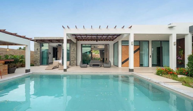 Baan Don 3 BR Pool Villa near Layan in Thep Krasattri