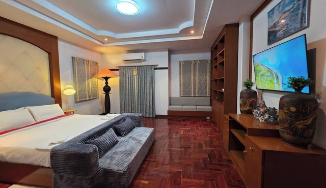 Entire Home at Racha Herb Gardens 5br, Sleeps 11 in Saraphi