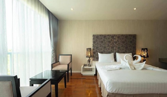 Yenna Apartment in Kamala