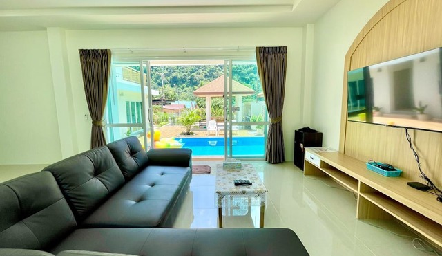 Le poulet poolvilla khanom in Khanom