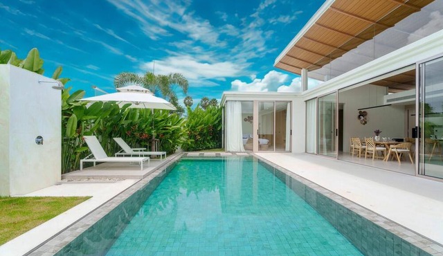 Asherah New 3BR Pool Villa + Free Airport Transfer in Thep Krasattri