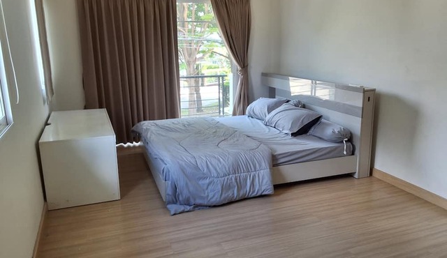 Spacious Entire House With Shared Fitness Room and Shared Indoor Pool in Club in Pathum Thani
