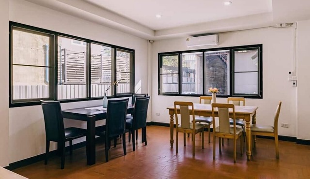 Modern Family House - 4 Bedrooms 5 Mins From Old Town With Gallery - Deja Home in Chiang Mai