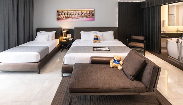 S Ratchada Leisure Hotel in Bangkok