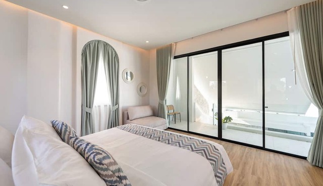 Mövenpick Pool Villa 6BR in Sattahip