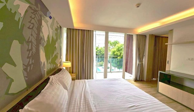 The Idle Hotel and Residence in Khlong Luang
