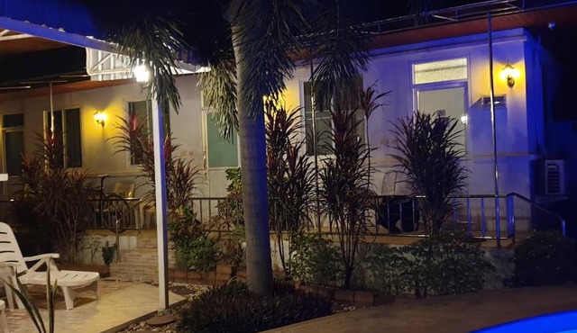 Nuch's Apple Guest House in Si Bun Rueang