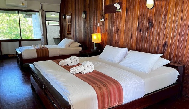 The Chevalley beach resort in Thung Wa