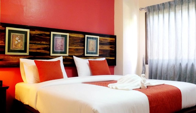 The best 3-star hotel in Bang Saphan located right next to Mae Ram Phueng Beach in Mae Ram Phueng