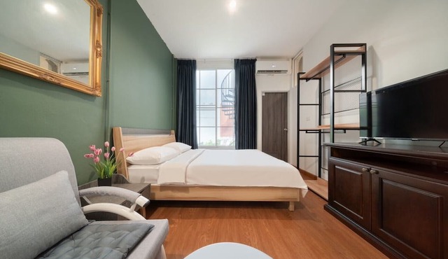 Baan La-Or Heritage Suite in Bangkok