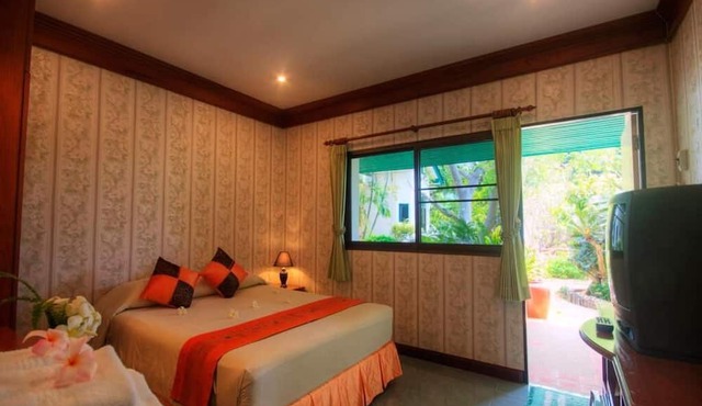 Samroiyod Holiday Resort in Sam Roi Yot