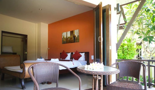 Saphli Villa Beach Resort in Pathio