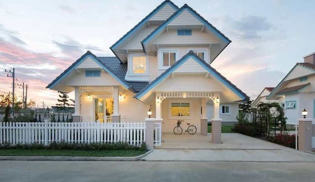 Luxurious 3-bedroom Pool Villa in Nong Han, Thailand in San Sai