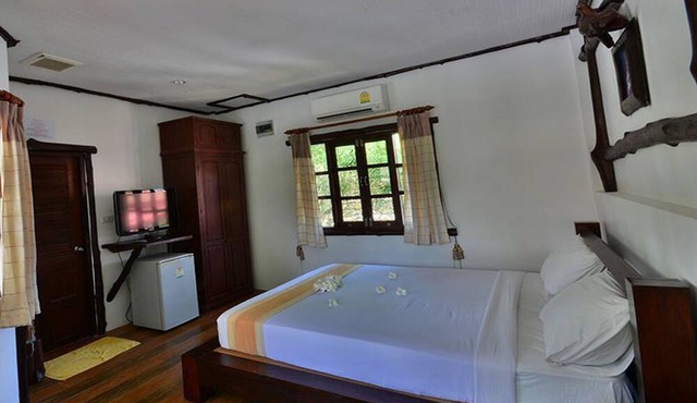 Alongkot Beach Resort Khanom in Khanom