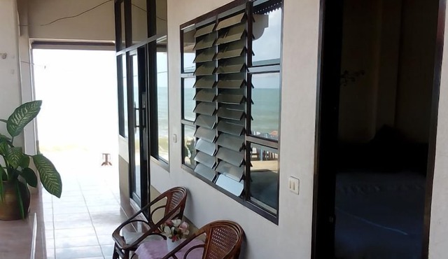 Bang Boet Bay Beach Resort in Pathio