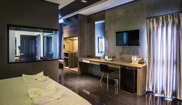 Cresco Hotel Buriram in Buriram