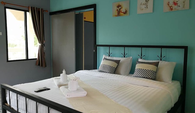 Stamp Hills Resort & Restaurant in Suan Phueng