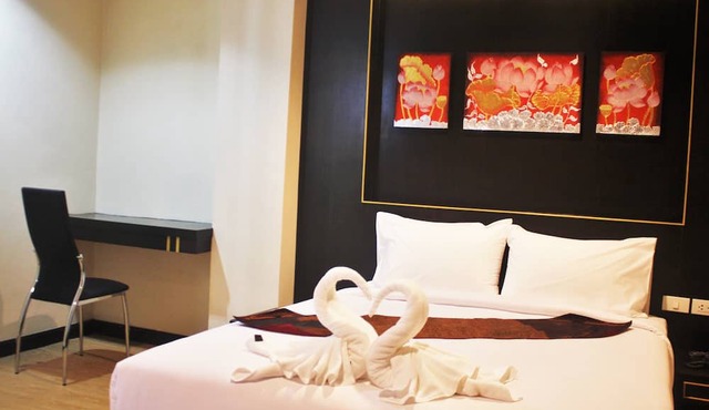 Metro Hotel & Spa in Thung Song