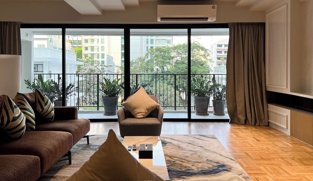 Floral Court Hotel & Residence Sukhumvit 13 in Bangkok