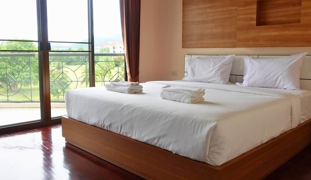 Seastar Hotel And Service Apartment in Ban Chang