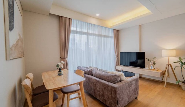 Panoramic 2BR near Ekkamai with Infinity Pool in Krung Thep Maha Nakhon