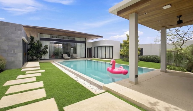 Private Stylish 3br Pool Villa Botanica in Bangtao