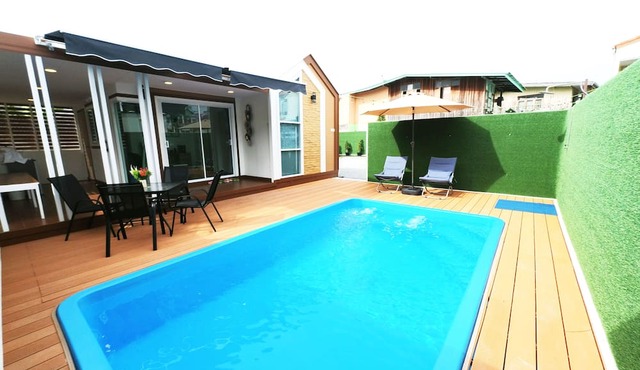 49 Pool Villa Bangsaen in Mueang Chonburi