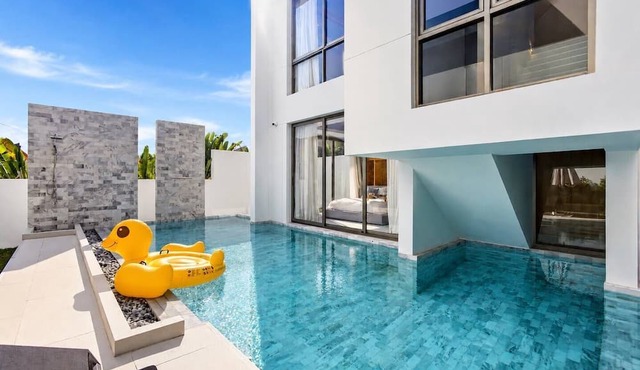 NEW Luxurious Villa 3 BR with private pool BangTao in Tambon Si Sunthon