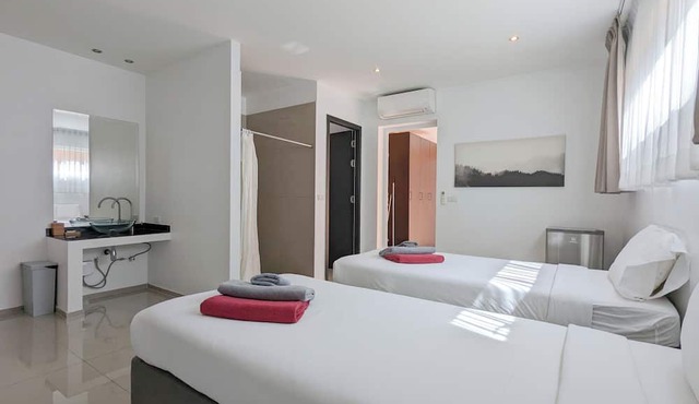 Poolside Apartments and Rooms in Ko Chang