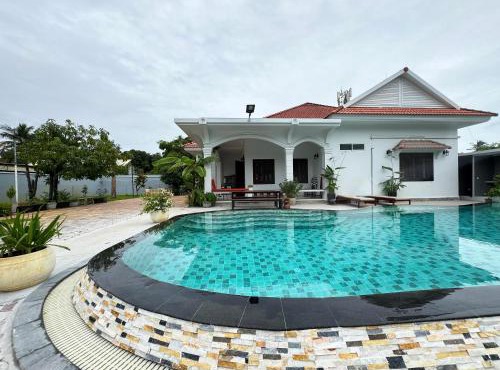 Spacious Siem Reap Sanctuary in Phumi Ta Phul