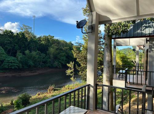 Go cheowlan Resort&camping in Ban Ta Khun