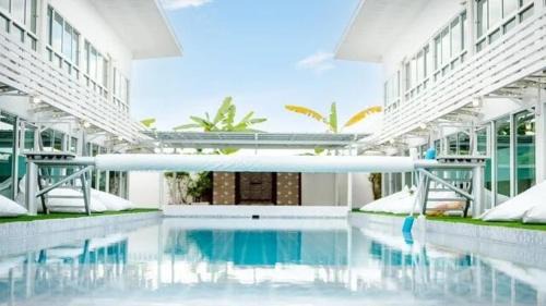 Grandiose 20BR Party Pool Villa in Ban Huai Yai