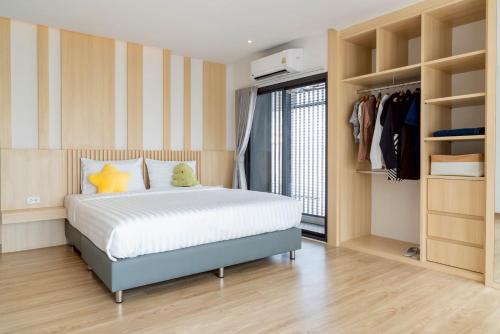 I-Zen Residence Central Eastville in Bangkok